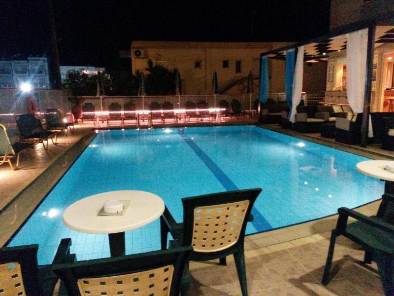 Zannis Hotel Rethymno Esterno foto